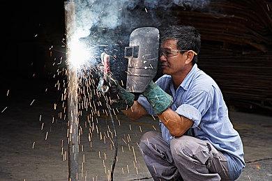 《高层都市（Highrise City）》公布全新专题视频，展示了基础设施与地形改造